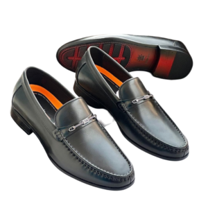 Mocassin Homme Noir à Barre Métallique – Élégance Moderne & Finition Luxe