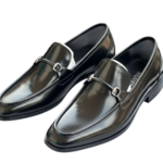 Chaussures Homme Mocassin Luxe – Barre Métallique Élégante