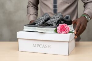 ⚫ Sneakers Homme Premium – Gris & Noir Effet Croco